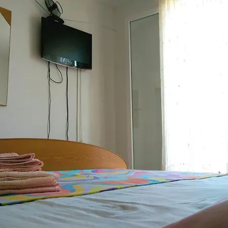 Apartman Knezevic * Rukavac (Vis)